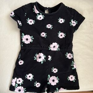 Tiny Tribe Australia: Black floral romper in size 3T